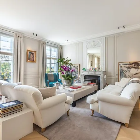 Le Haussmannien Chic Paris