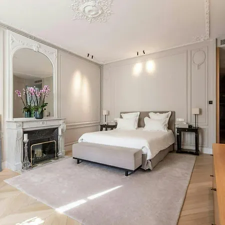Le Haussmannien Chic Lägenhet